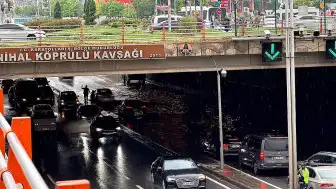 Diyarbakır'da Sağanak: Yollar Sular Altında Kaldı, İş Yerlerini Su Bastı