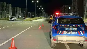 Diyarbakır'da Trafik Kazası: 2 Kişi Hayatını Kaybetti, 5 Kişi Yaralandı