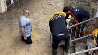 Edirne'de Sağanak Yağış Nedeniyle İş Yerleri Su Altında Kaldı