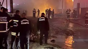 Gaziantep'te Mobilya Fabrikasında Yangın: Yaralı Yok