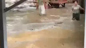Hatay'da Sağanak Yağış Nedeniyle Caddeler ve Evler Su Altında Kaldı