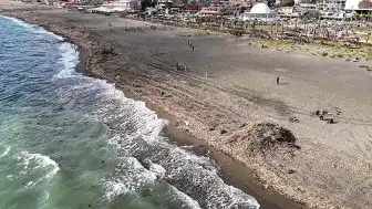 Hatay'da Sel Sonrası Samandağ Sahili Odun ve Atıklarla Kaplandı