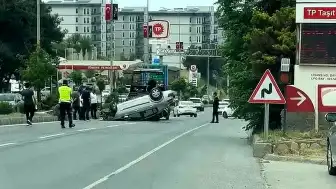 Hatay'da Trafik Kazası: Otomobil Refüje Çarparak Takla Attı, Sürücü Yaralandı