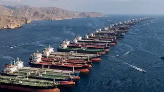 İran, Hürmüz Boğazı'nda ABD Gemilerine Uyarı Ateşi Açtı