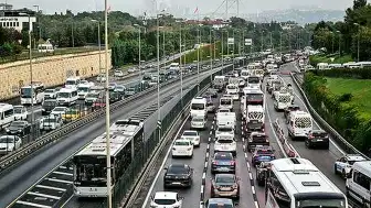 İstanbul'da 25 Mayıs Pazartesi Trafik Durumu: Yoğunluk Yaşanan İlçeler ve Alternatif Güzergahlar