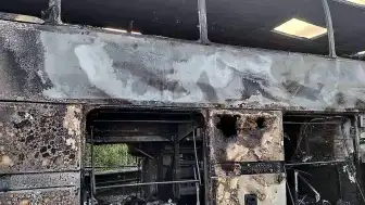 İzmir'den İstanbul'a Giden Tur Otobüsü Tuzla'da Alev Aldı