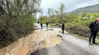 Karabük'te Sağanak ve Dolu Afeti: Sel Suları 3 Kişiyi Mahsur Bıraktı