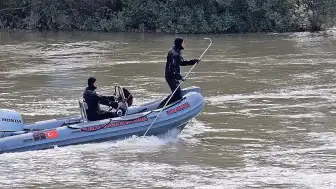 Kelkit Çayı'nda Kaybolan İki Gencin Arama Çalışmaları Sürüyor
