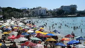 Kuşadası'nda Kurban Bayramı Yoğunluğu: Oteller ve Plajlar Tam Doldu