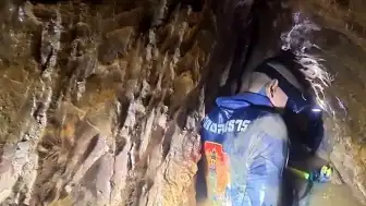 Laos'ta Sel Sularıyla Kapanan Mağarada Mahsur Kalan 5 Kişiye Ulaşıldı