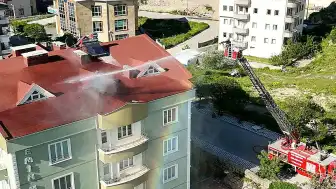 Nevşehir'de Çatı Katındaki Mutfakta Yangın: İtfaiye Hızla Müdahale Etti