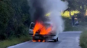 Osmaniye'de Ormana Yakın Noktada Otomobil Yangını Söndürüldü