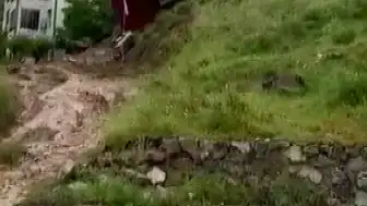 Osmaniye'de Sağanak Nedeniyle Prefabrik Ev Devrildi