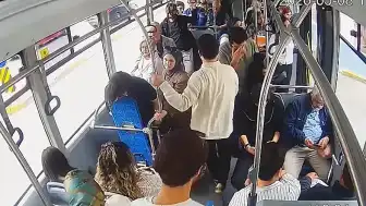 Otobüste Fenalaşan Yolcuya Şoför ve Hemşire Müdahale Etti
