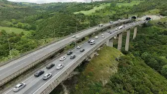 TEM Otoyolu Kocaeli Geçişinde Kurban Bayramı Nedeniyle Trafik Yoğunluğu Yaşanıyor