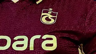 Trabzonspor Bayrağına Bıçaklı Saldırı Görüntüleri Ortaya Çıktı