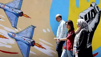 ABD ve İran Arasında Kırılgan Ateşkes: Hürmüz Boğazı Açılması ve Müzakerelerin Zorlukları