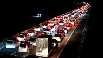 Anadolu Otoyolu Düzce Geçişinde Bayram Tatili Dönüşünde Yoğun Trafik