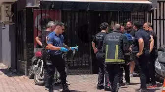 Antalya'da Kendini Yakma Girişimi: Bıçaklı Şahıs Ekipleri Karşı Karşıya Getirdi