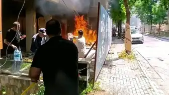 Avcılar'da Metruk Binada Çıkan Yangın Kepçe Operatörü Sayesinde Söndürüldü