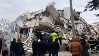 Danıştay, Depremde Yıkılan Arı Apartmanı Soruşturmasında Kamu Görevlilerinin İtirazını Reddederek Soruşturma İznini Kesinleştirdi