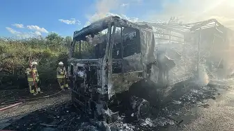 Edirne'de Seyir Halindeki Moldova Plakalı TIR'da Yangın Çıktı