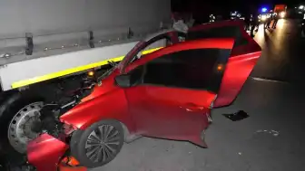Edirne'de yakıtı biten tıra çarpan otomobilde can kaybı