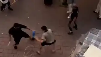 Fatih'te Yabancı Uyruklular Arasında Bıçaklı Kavga Kameraya Yansıdı