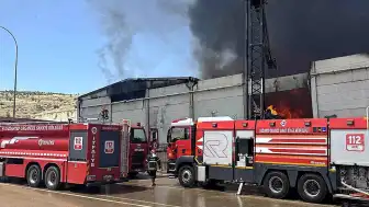 Gaziantep'teki Tekstil Fabrikasında Yangın: Müdahale Sürüyor