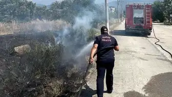 Hatay Arsuz'da Bahçede Çıkan Yangın Kontrol Altına Alındı