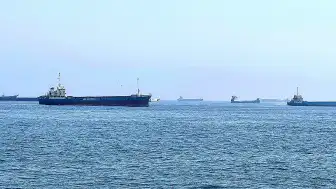 İran Devrim Muhafızları'ndan Hürmüz Boğazı Kapatma Uyarısı