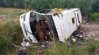 Isparta'da Tur Otobüsünün Devrilmesi Sonucu 4 Kişi Hayatını Kaybetti, 15 Kişi Yaralandı