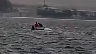 Küçükçekmece Gölü'nde Kayık Alabora Oldu: Mahsur Kalanlar Kurtarıldı