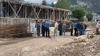 Kütahya'da inşaat iskelesinin çökmesi sonucu 2 işçi yaşamını yitirdi