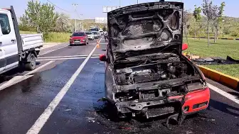 Nevşehir'de Seyir Halindeki Otomobil Alev Aldı