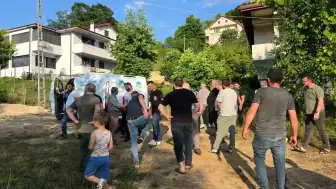 Sakarya Akyazı'da ıhlamur toplarken ağaçtan düşen yaşlı adam hayatını kaybetti