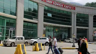 Sarp Sınır Kapısı'nda Bayram Tatilinde 185 Bini Aşkın Yolcu Geçişi Gerçekleşti