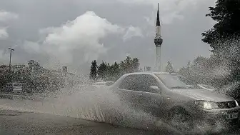 Türkiye Genelinde Sağanak Yağış Bekleniyor, Bazı Bölgelerde Dikkatli Olunmalı