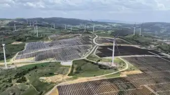 Türkiye'nin Yenilenebilir Enerji Kapasitesi Artıyor: Rüzgarda Dünya 5'incisi, Güneşte İlk 10'da