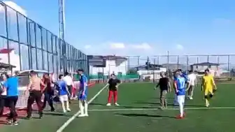 Türkoğlu'nda Şampiyonluk Maçı Sonrası Saha ve Tribünlerde Kavga: Yaralılar Var