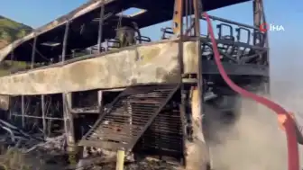 Antalya-Isparta Karayolunda Seyir Halindeki Otobüs Alev Aldı: 30 Yolcu Tahliye Edildi