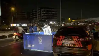 Bakırköy'de E-5 Karayolu Üzerinde Trafik Kazası: Bir Kişi Yaşamını Yitirdi