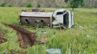 Bingöl Karlıova'da Su Tankeri Şarampole Devrildi: 1 Ölü, 1 Yaralı