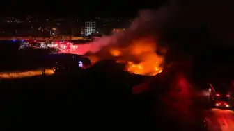 Bursa Yıldırım'da Geri Dönüşüm Tesisinde Yangın: Alevler Dronla Kaydedildi