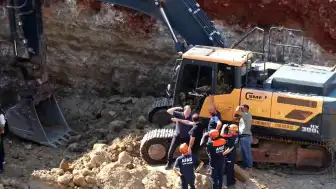 Denizli Merkezefendi'de İnşaat Kazasında Göçük: Bir İşçi Yaşamını Yitirdi