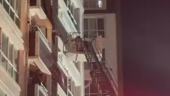 Esenyurt'ta 14 Katlı Binada Yangın: Mahsur Kalan 13 Kişi Tahliye Edildi