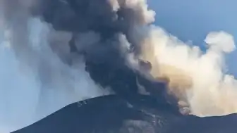 Etna Yanardağı'nda Şiddetli Patlama: Hava Trafiğinde Kırmızı Kod Verildi