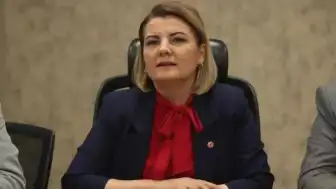 İçişleri Bakanlığı Duyurdu: İzmit Belediye Başkanı Fatma Kaplan Hürriyet Görevden Uzaklaştırıldı