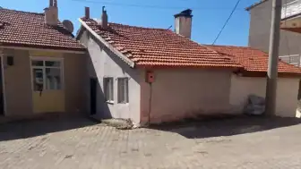 Isparta'da Komşu Tartışmasında Bir Kişi Hayatını Kaybetti, Diğeri Ağır Yaralandı