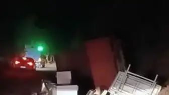Sakarya Hendek'te Kamyonet Devrildi: 1 Ölü, 1 Yaralı